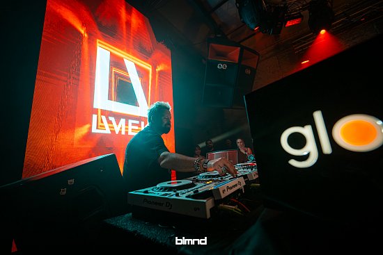 UMEK by Glo
