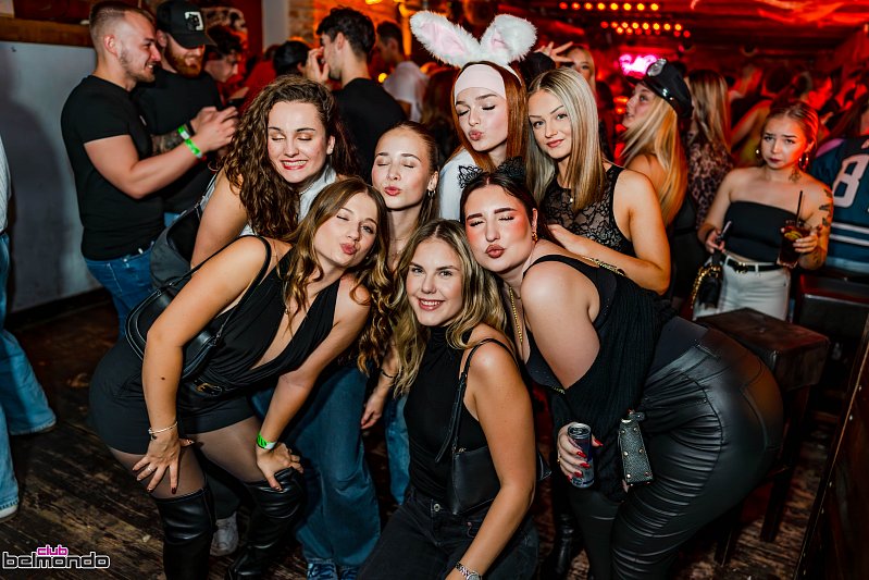 Club music halloween